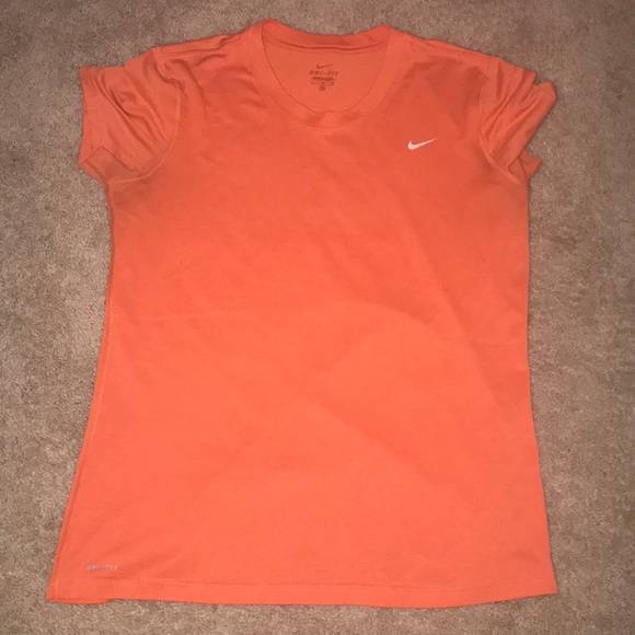 Nike - Picture 2 of 4